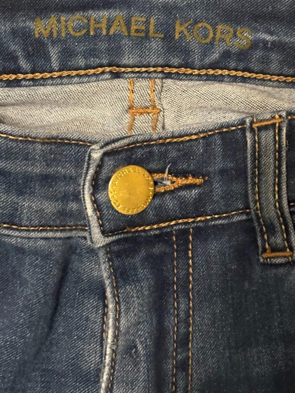 Michael Kors Mid-Rise Skinny Jeans in Dark Wash Denim with Gold MK Pocket Logo - Picture 3 of 5